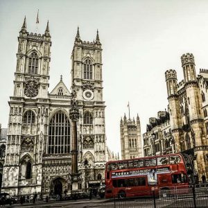 Великобритания вводит единый стандарт API для фин учреждений