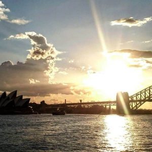 Австралия обсудит с транснациональными компаниями возможные последствия нового налогового закона